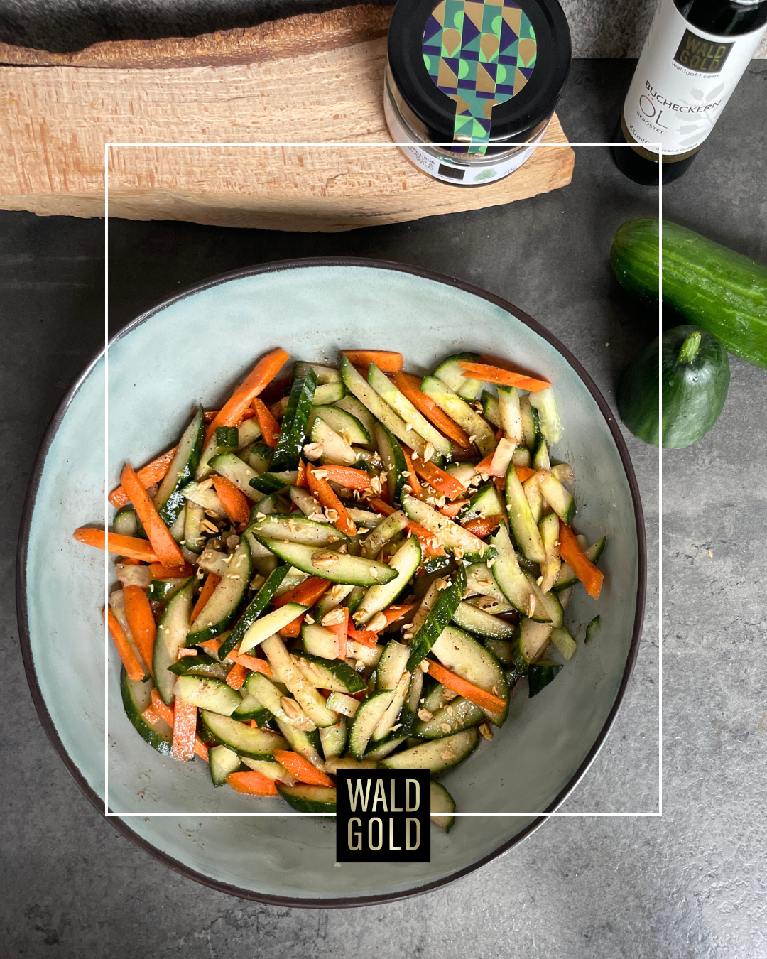 Schneller Gurkensalat mit Bucheckernöl und Wald & Wild Aromen – WALDGOLD Schneller Gurkensalat mit Bucheckernöl und Wald & Wild Aromen – WALDGOLD