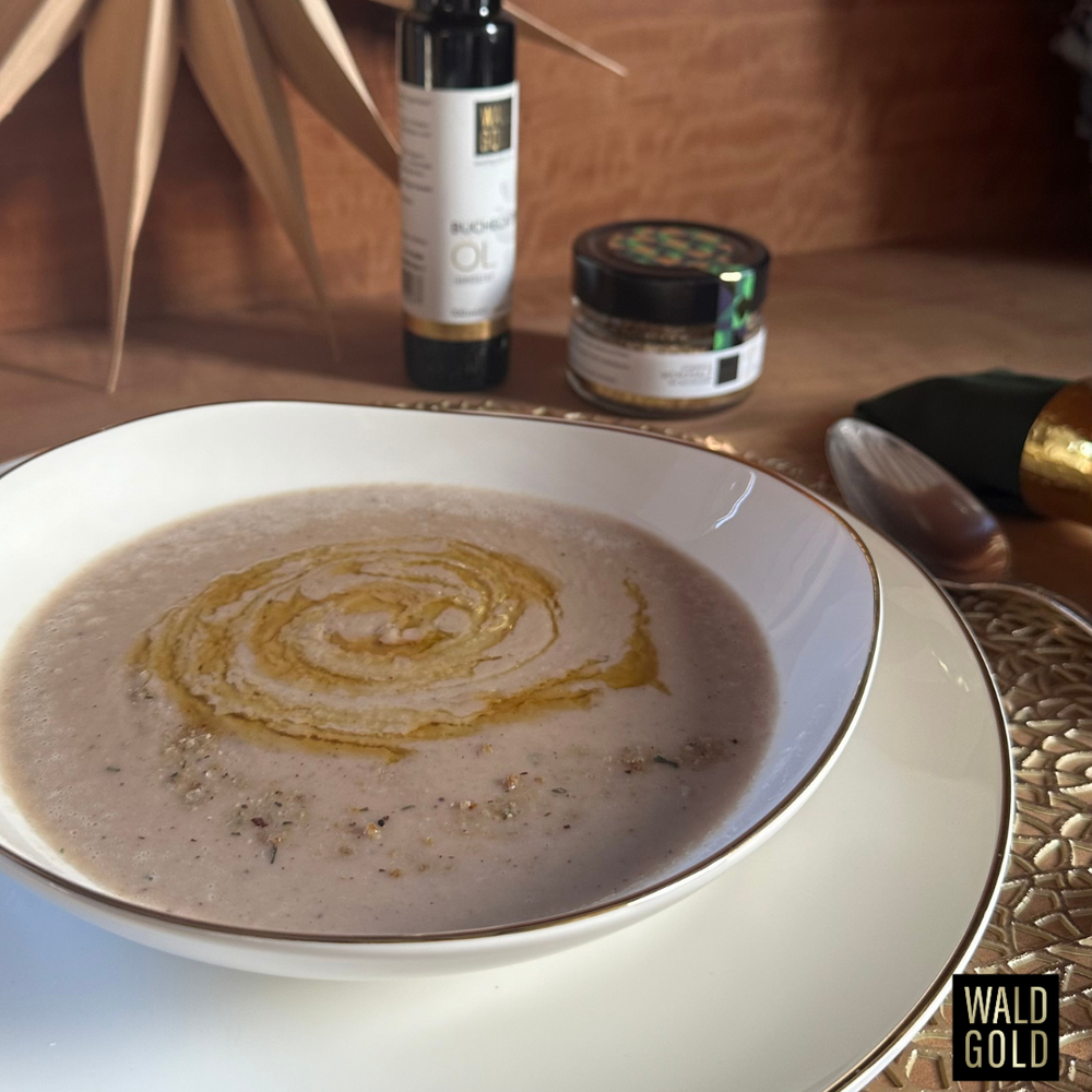 Weihnachtsmenü | Vorspeise: Maronensuppe mit Bucheckernöl und Würzsalz